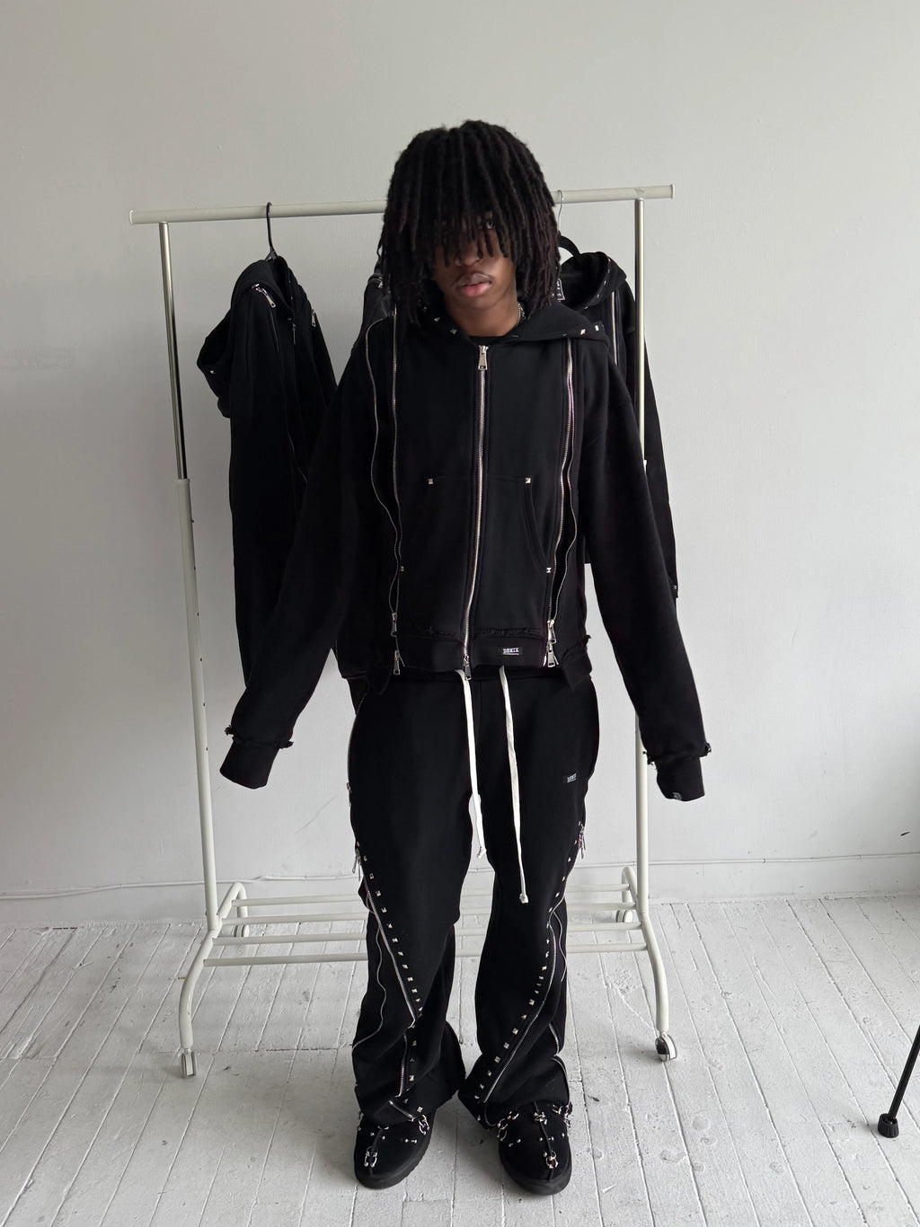 【DEMIK】STUDDED 3X ZIP UP HOODIE