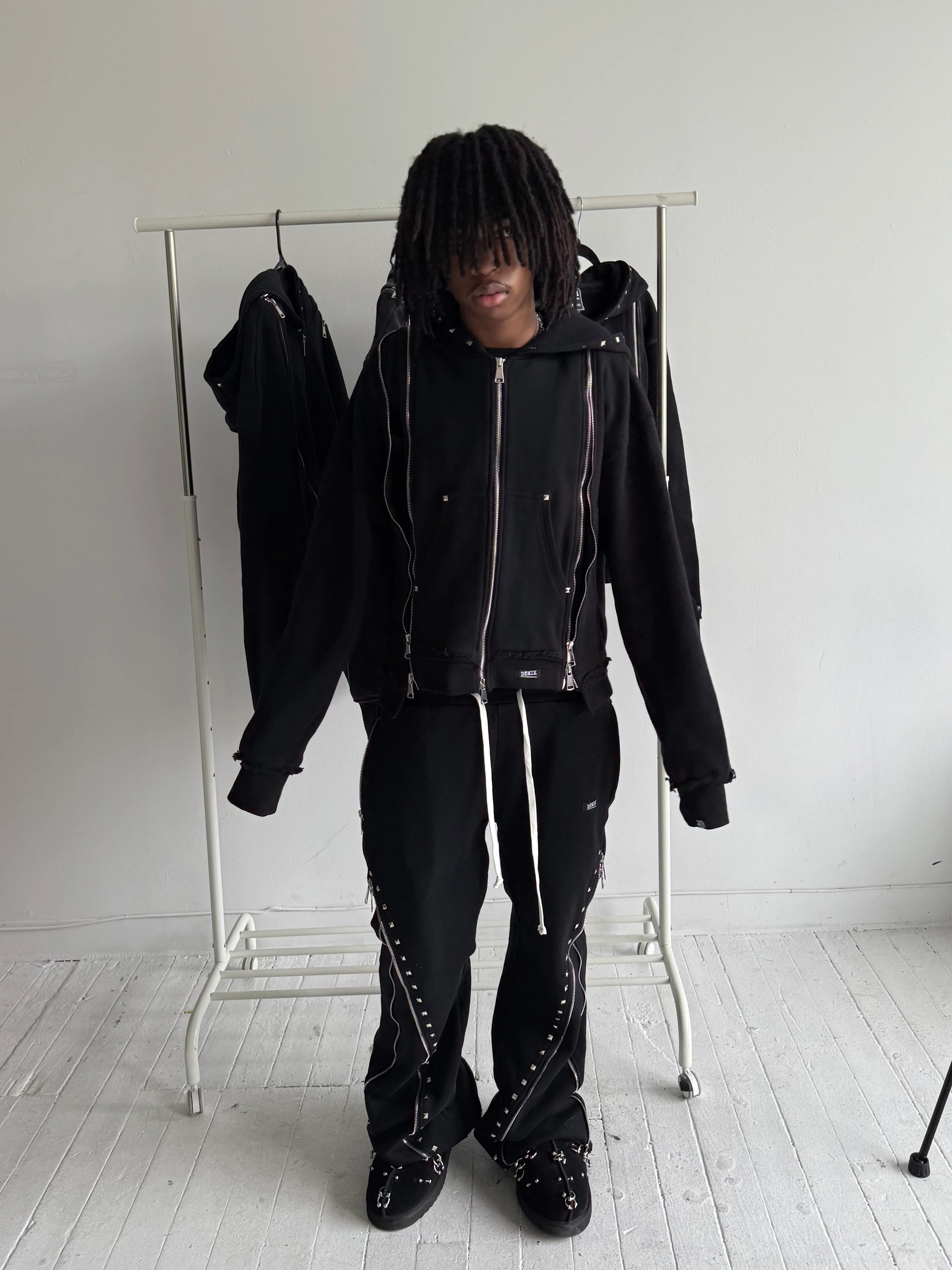 【DEMIK】STUDDED 3X ZIP UP HOODIE