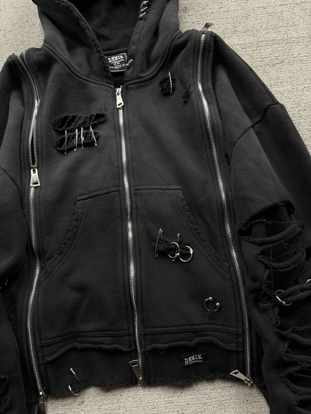 【DEMIK】PIERCED 3X ZIP UP HOODIE