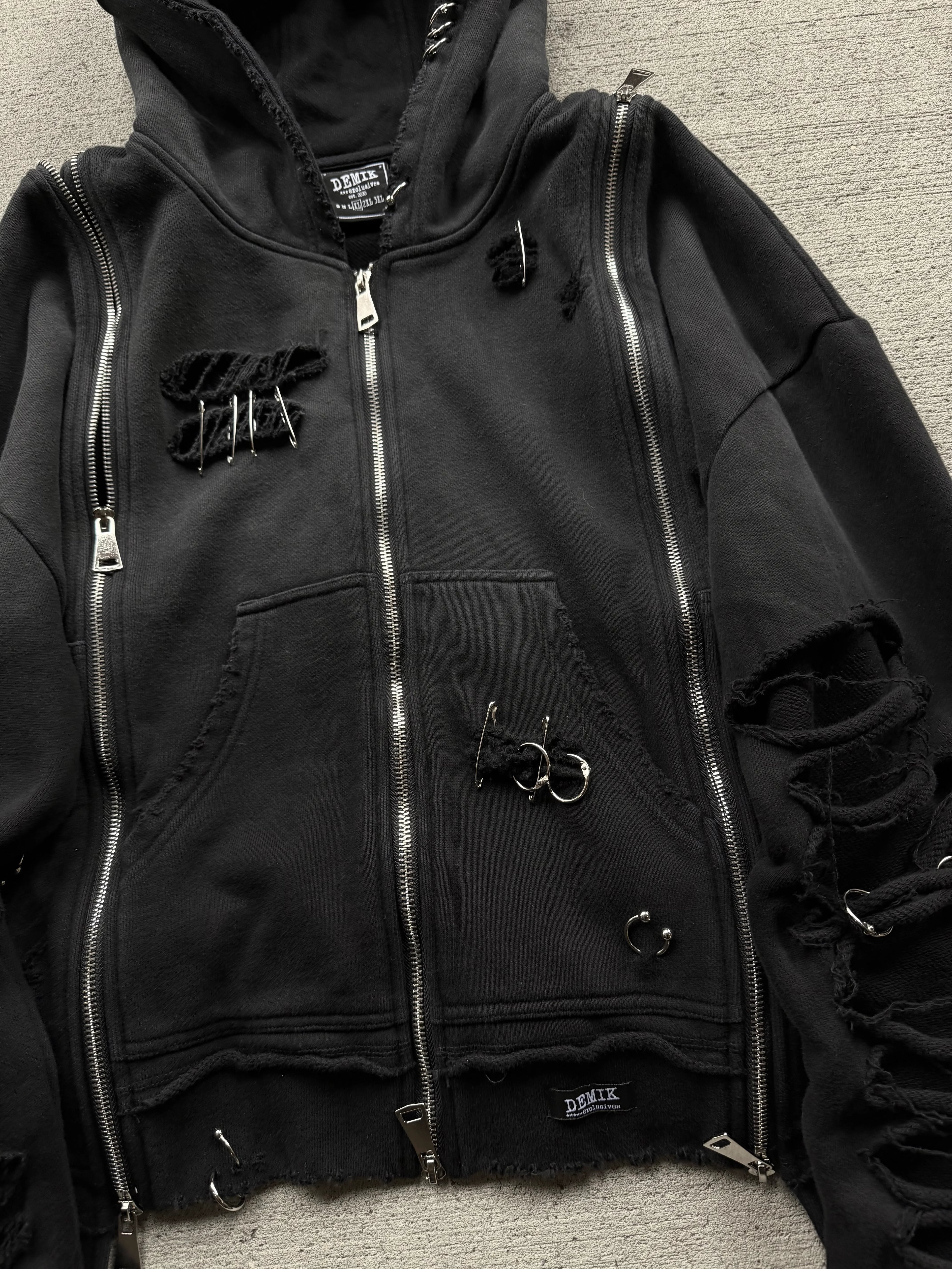 【DEMIK】PIERCED 3X ZIP UP HOODIE