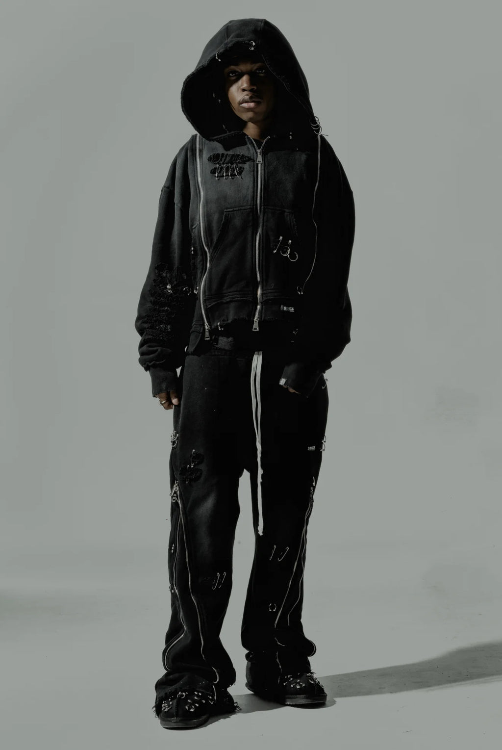 【DEMIK】PIERCED 3X ZIP UP HOODIE